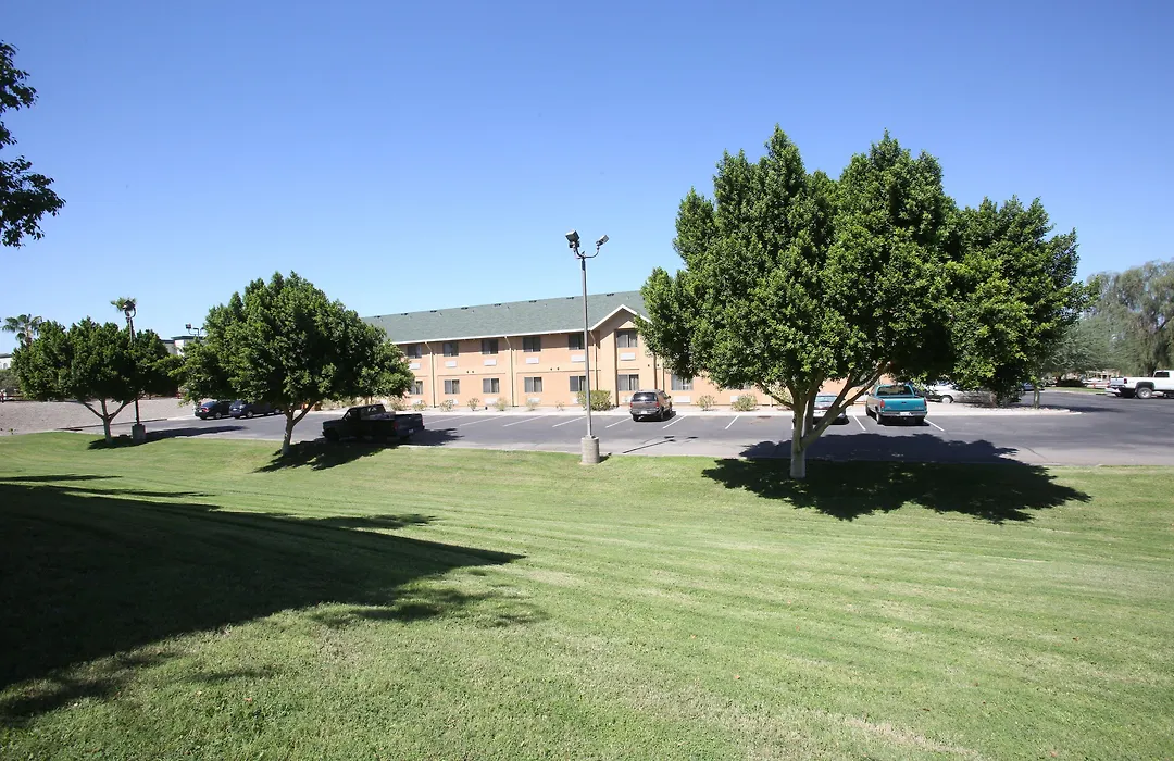 Travelodge By Wyndham Yuma-1