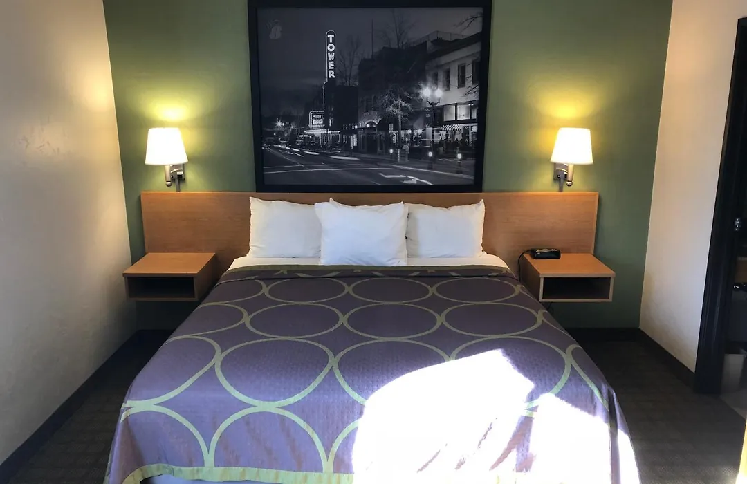 Super 8 By Wyndham Bend-1