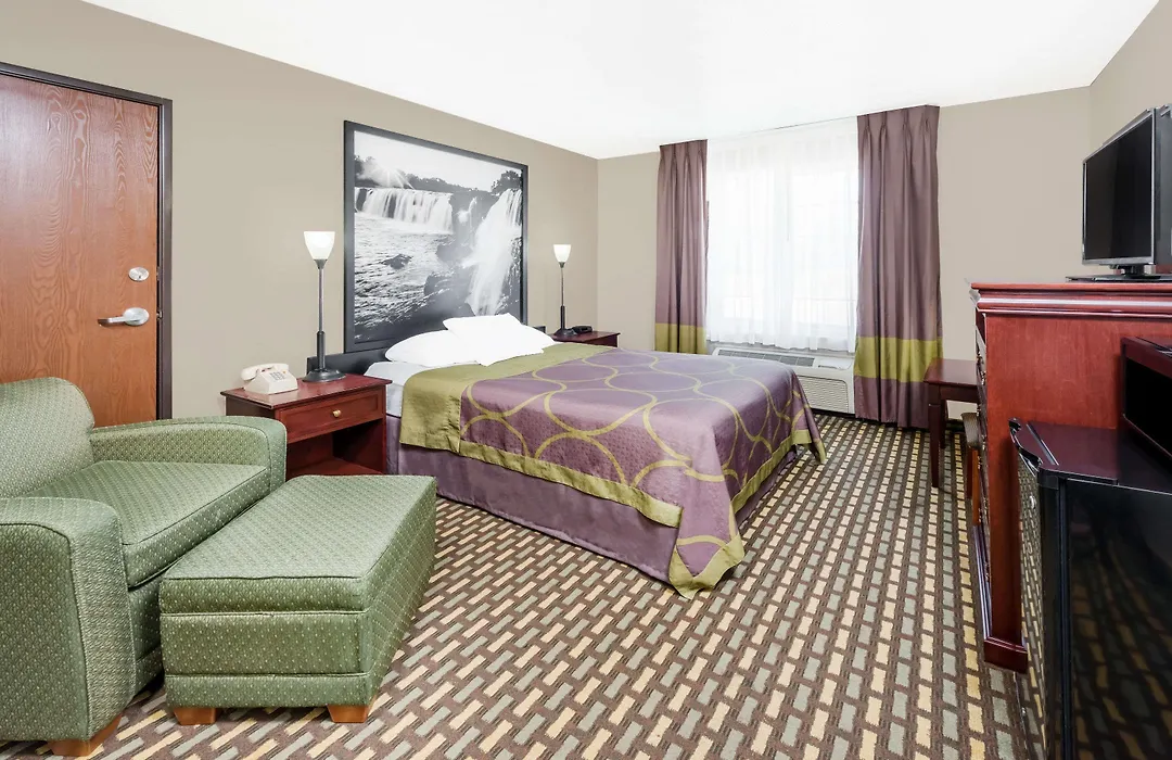 Super 8 By Wyndham Bolivar-1