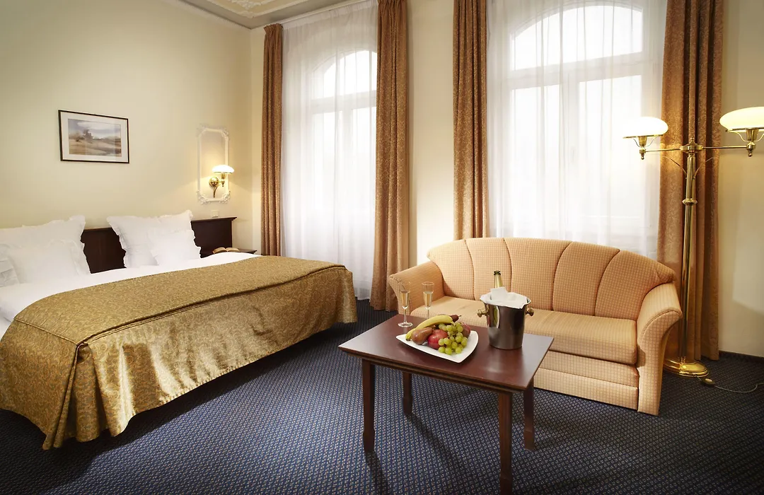Hotel Excelsior-1