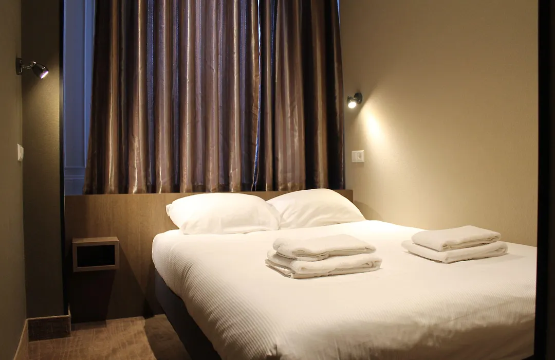 Blossoms City Hotel-1