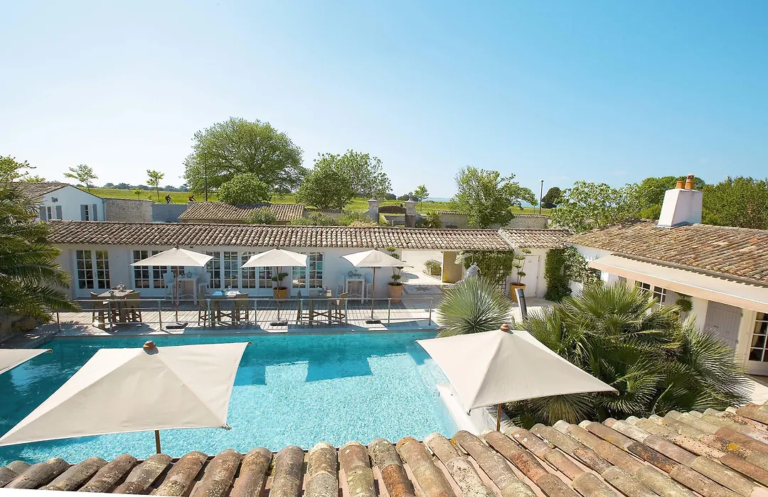 Le Clos Saint-Martin Hotel & Spa-1