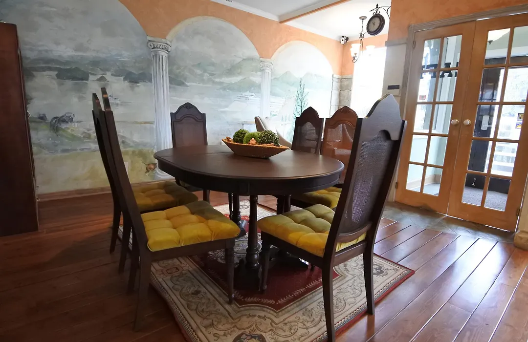 Black Rooster Guesthouse-1