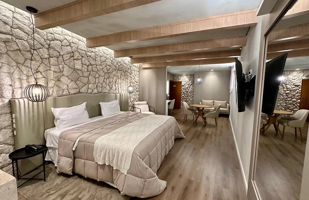 Serata Hotel-1