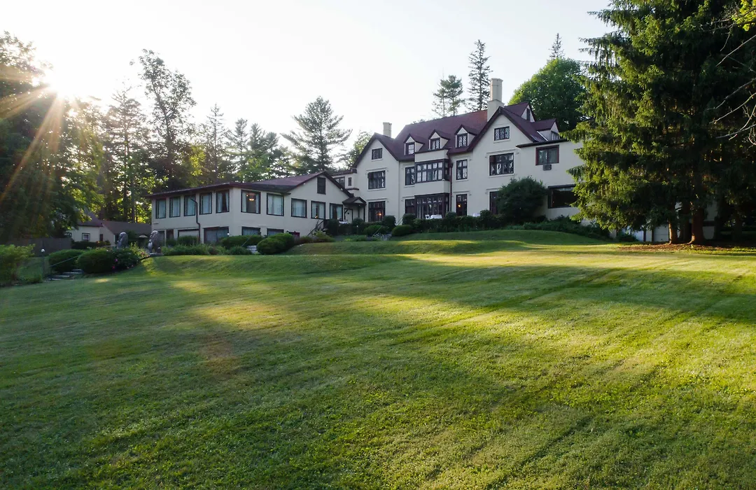 Seven Hills Inn-1
