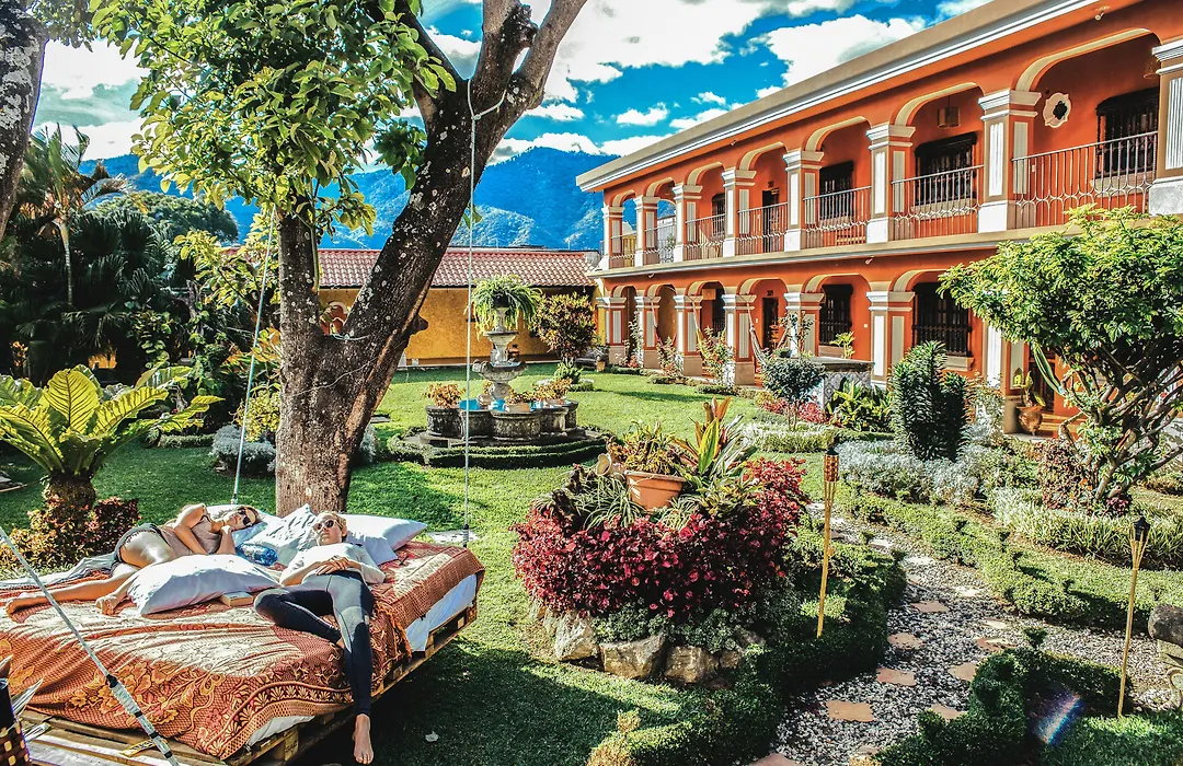 Socialtel Antigua-1