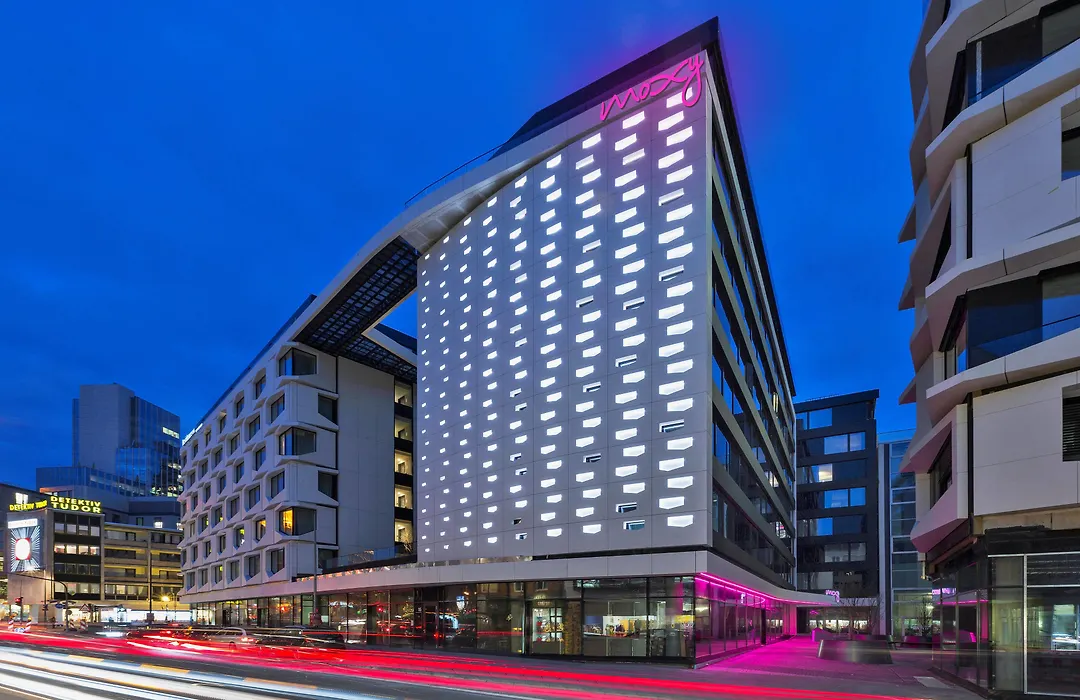 Moxy Frankfurt City Center-1