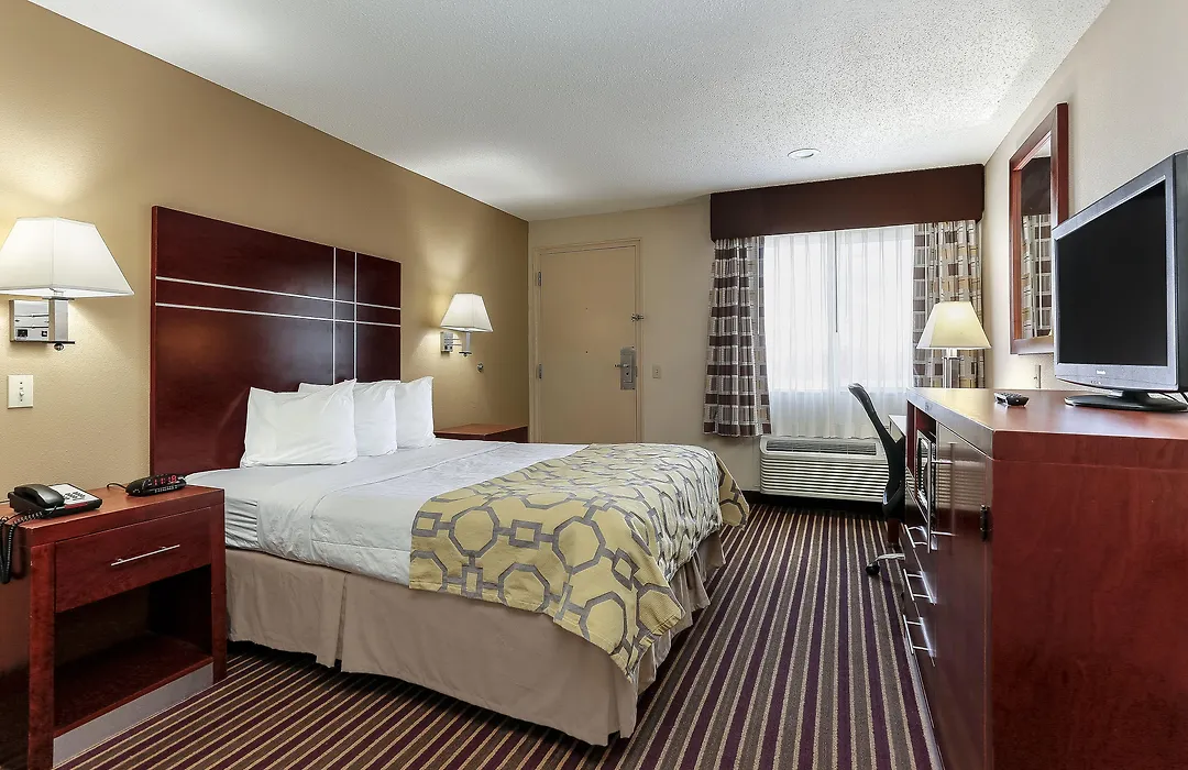 Baymont By Wyndham Bowling Green-1