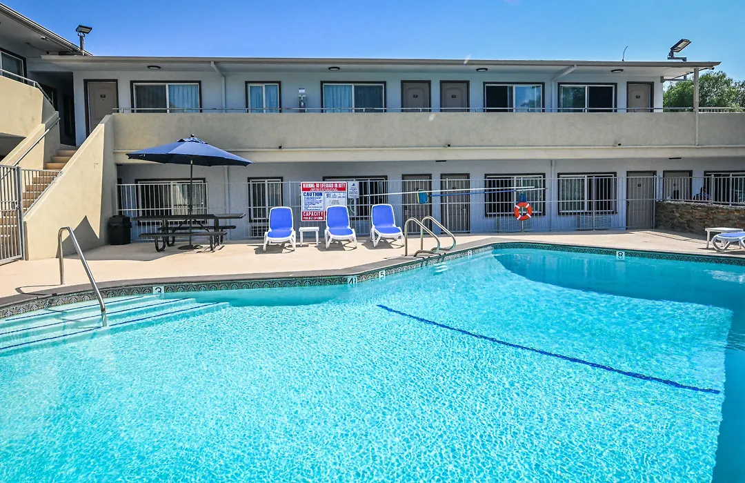 Sea Rock Inn - Long Beach-1