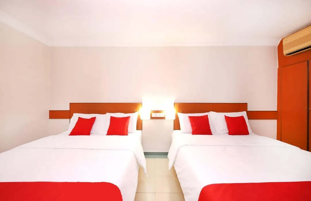 Famous Inn Hotel-1