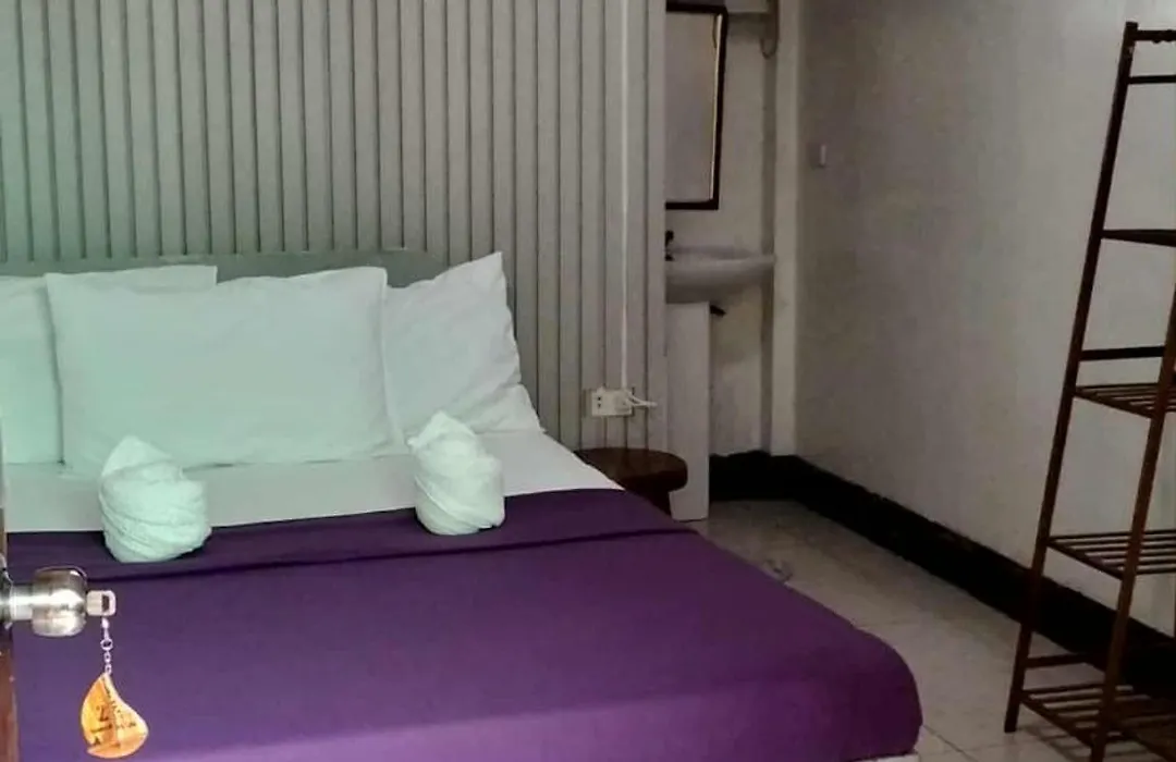 Lola Flor'S Guest House-1