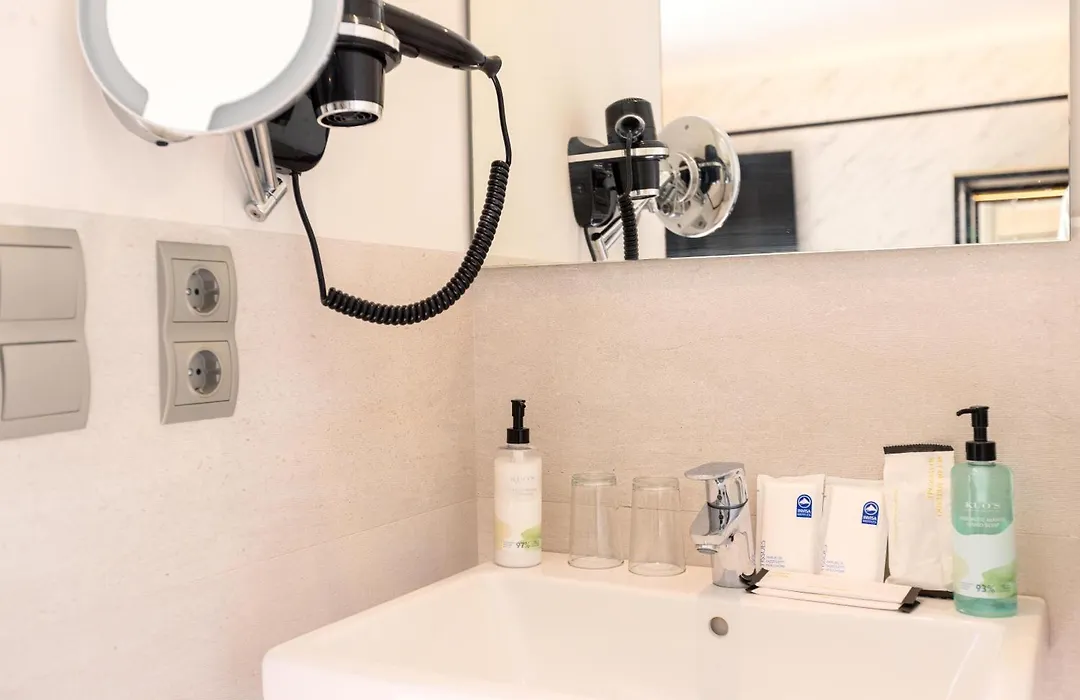 Invisa Hotel Es Pla - Adults Only-1