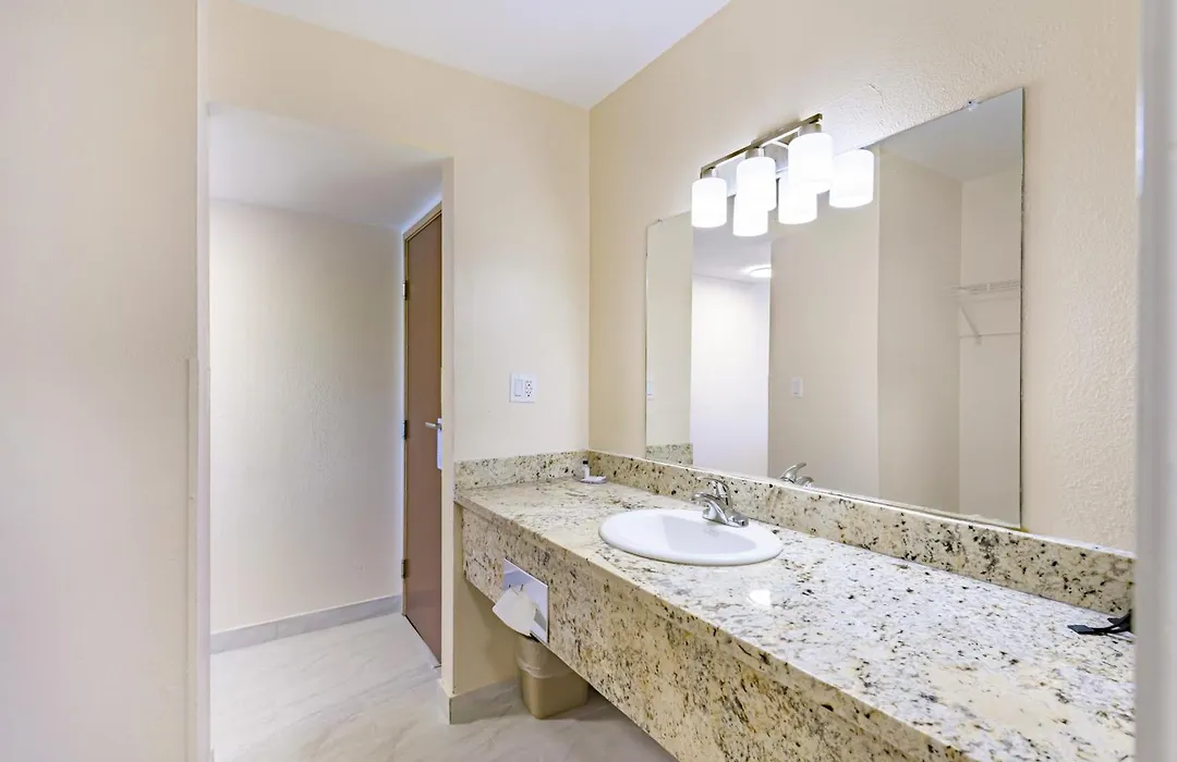 The Prime Suites, Vallejo - Napa Valley And Six Flags Discovery Kingdom-1