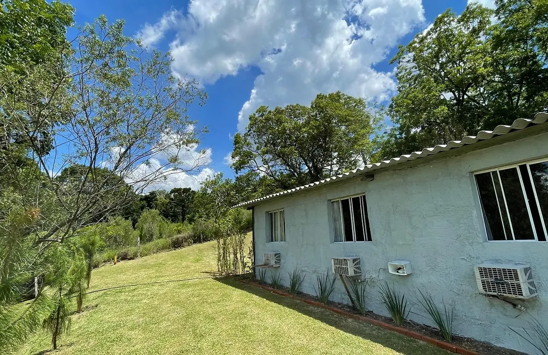 Pauapique - Suítes com café da manhã, ar condicionado e frigobar à 900 metros da Rota do Vinho-1