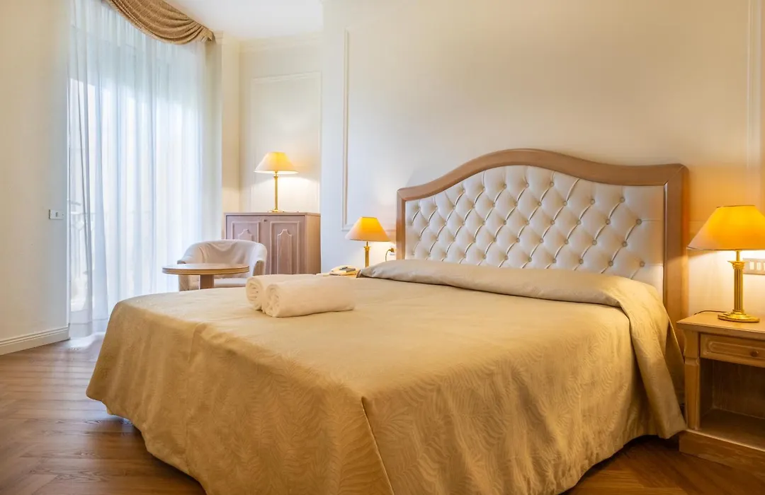 Hotel Astoria-1