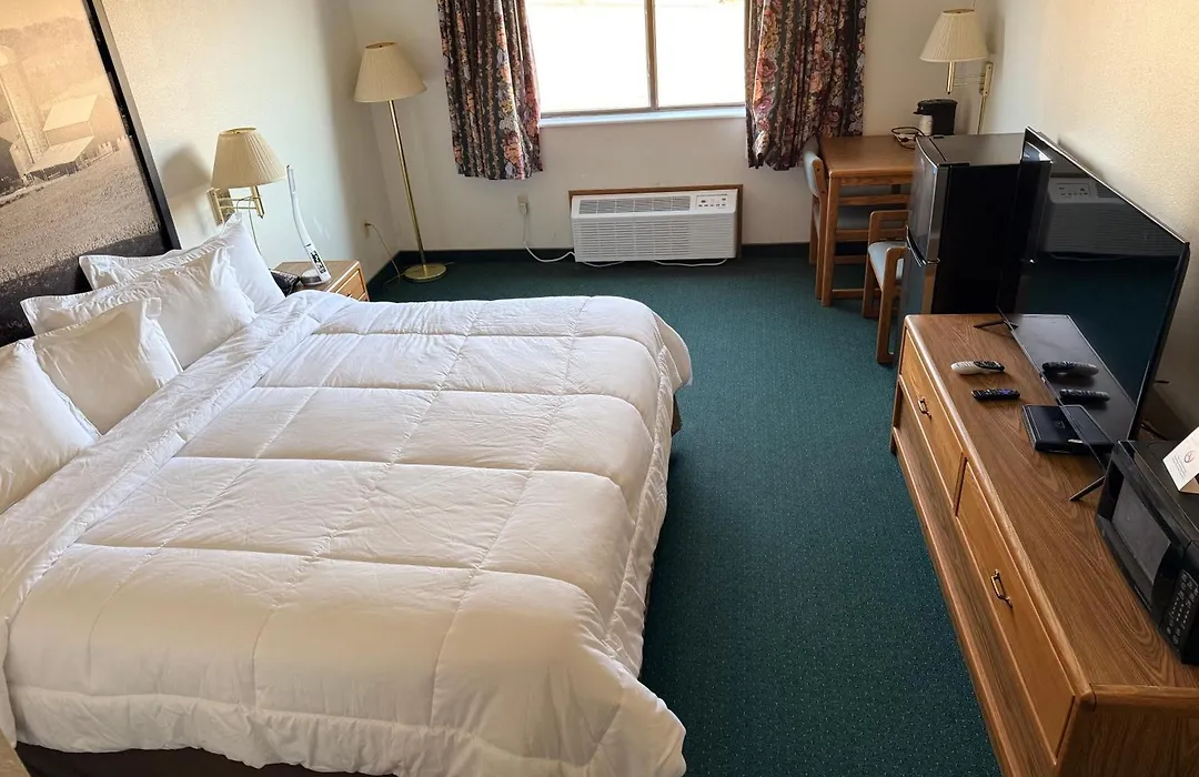 Budget Inn & Suites-1