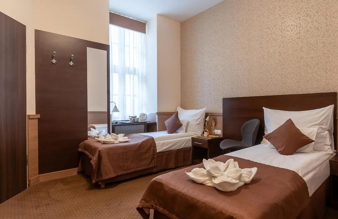 Central Hotel 21-1