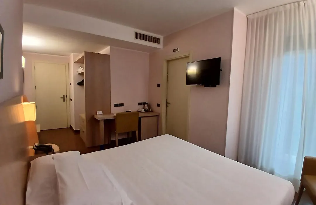 Hotel Chiaraluna-1