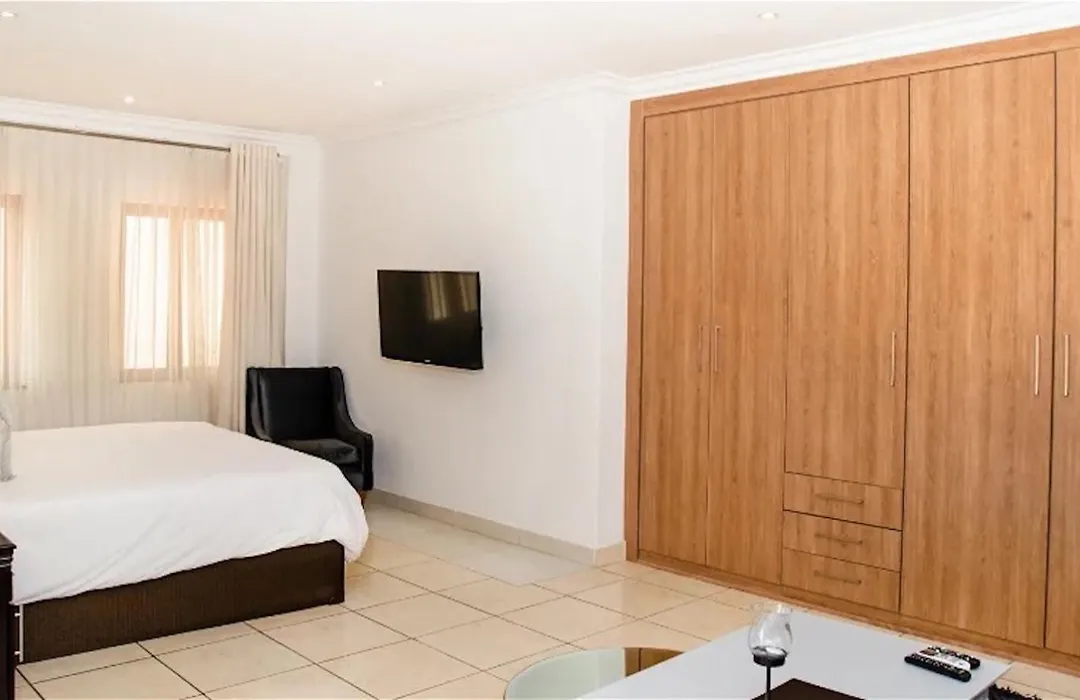 Inn And Out Plus Craighall-1