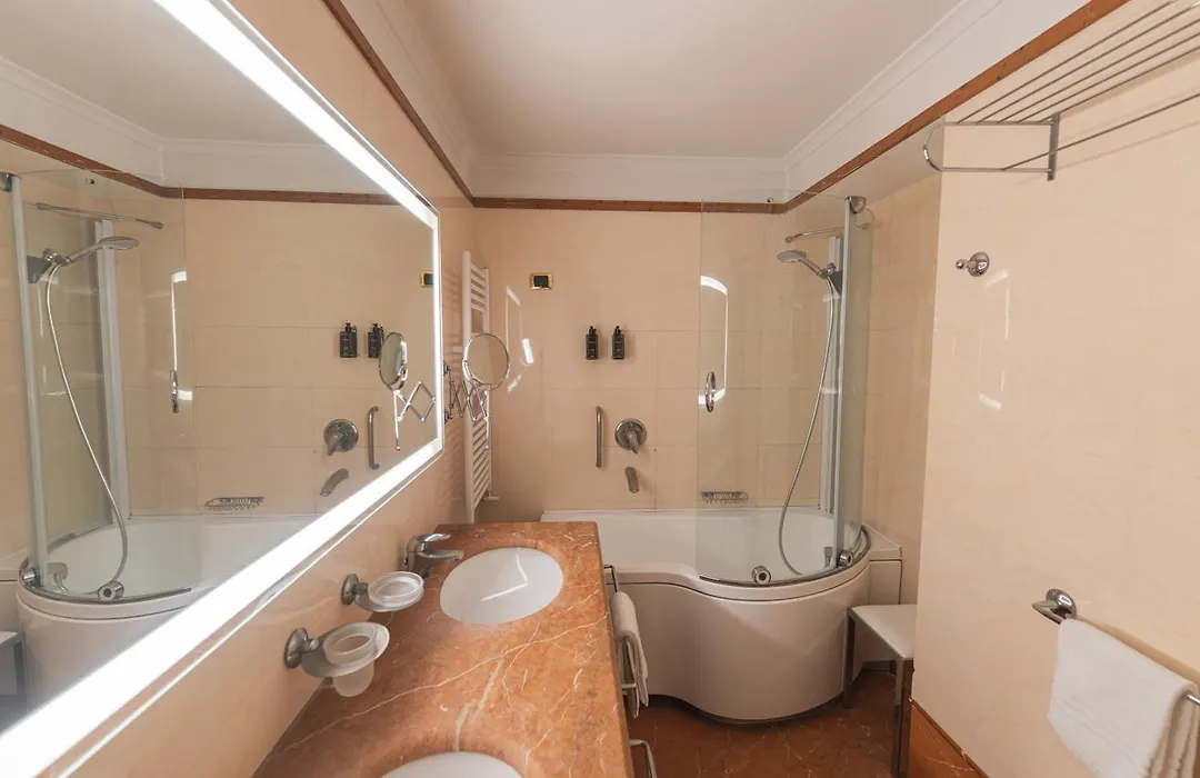 Hotel Forum-1