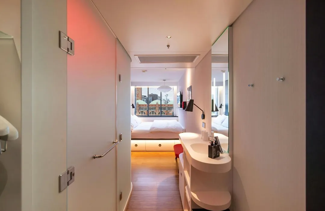 Citizenm London Victoria Station-1