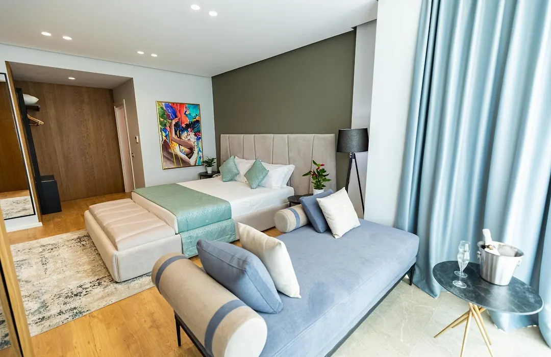 Ames Hotel & Spa-1