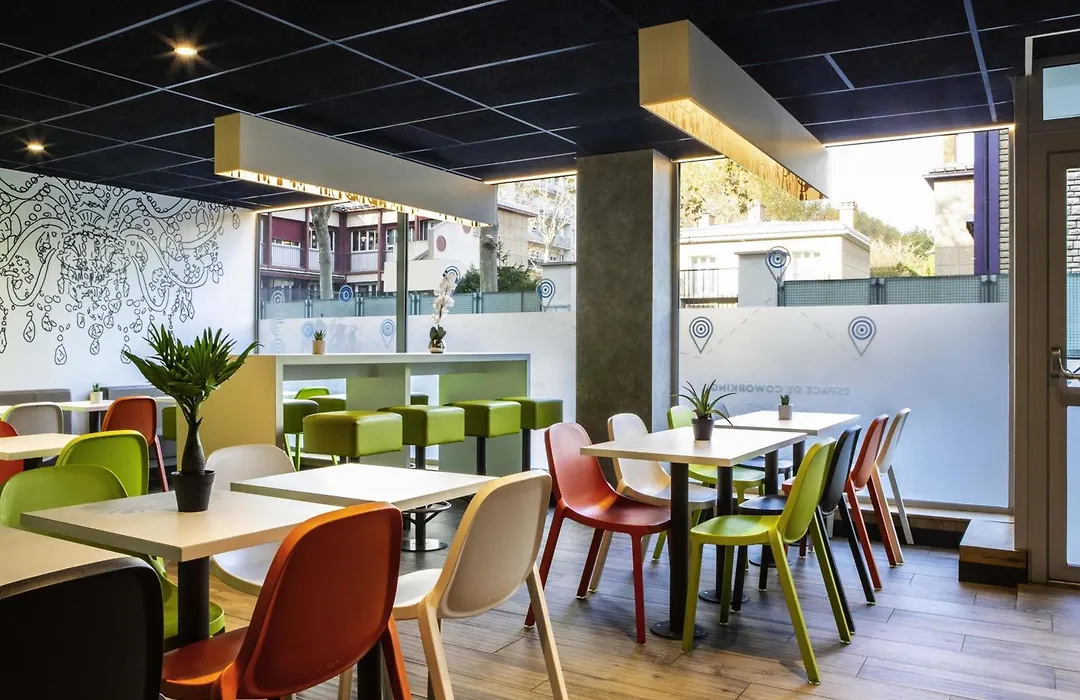 Ibis Budget Paris Clichy Mairie-1