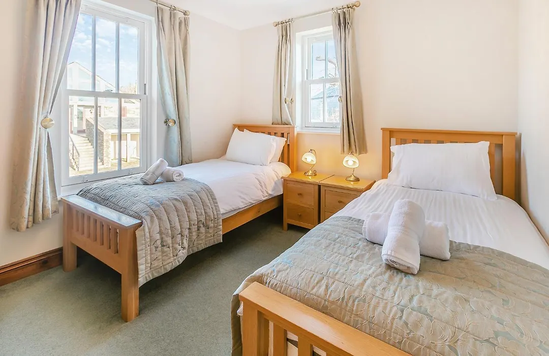 Green Acres Cottages-1