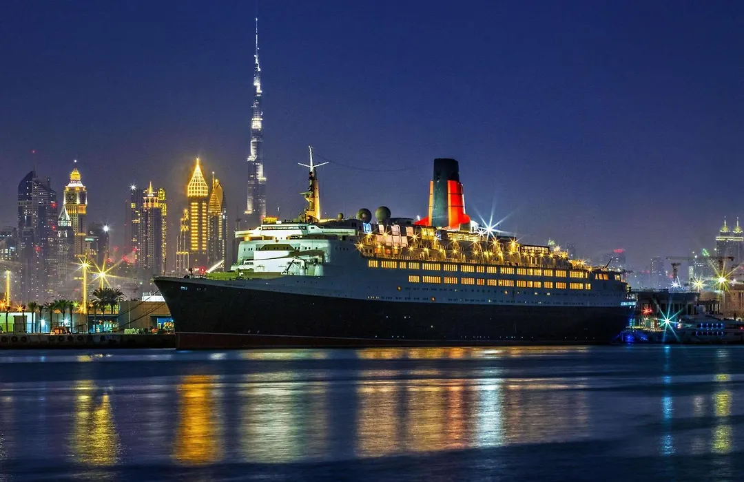 Queen Elizabeth 2 Hotel-1