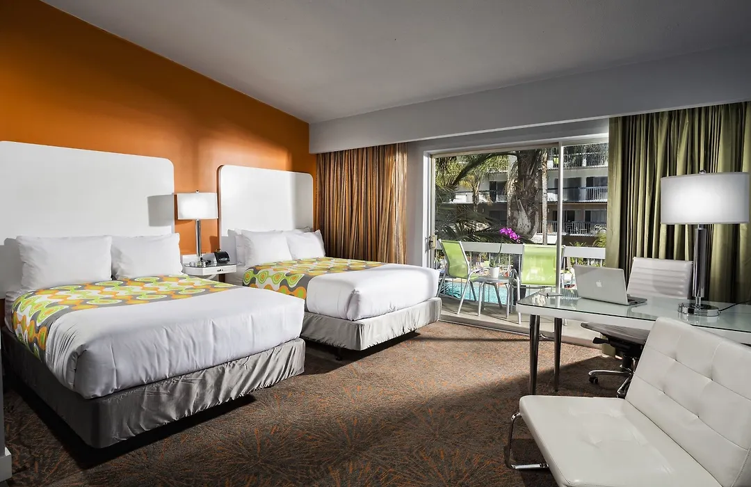 Sportsmen'S Lodge Hotel-1