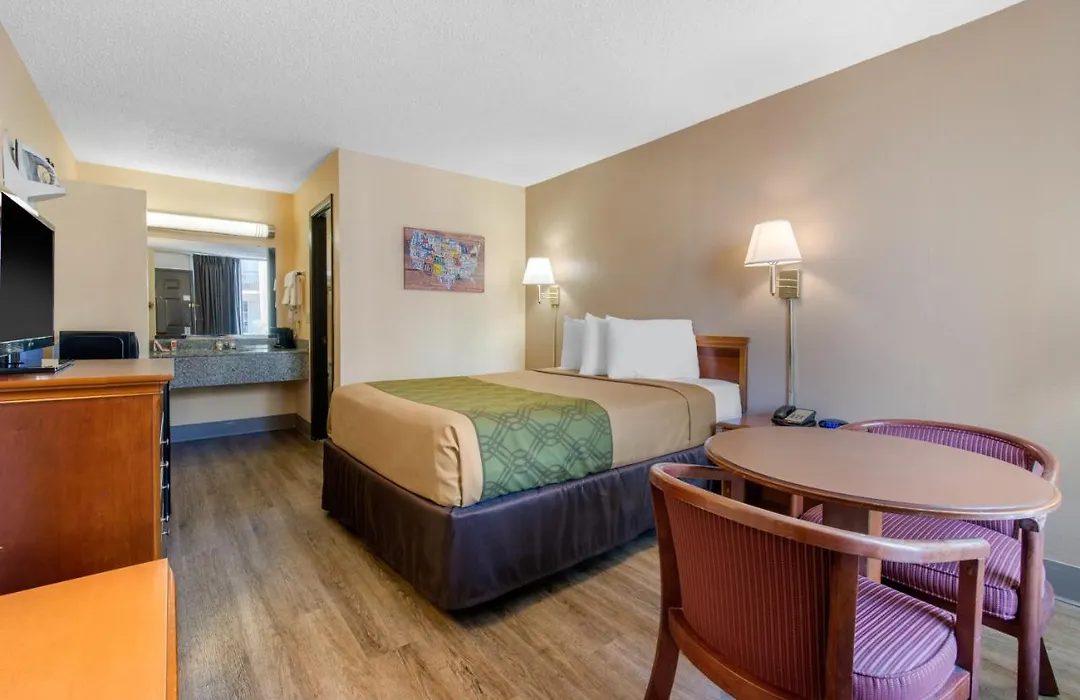 Econo Lodge-1