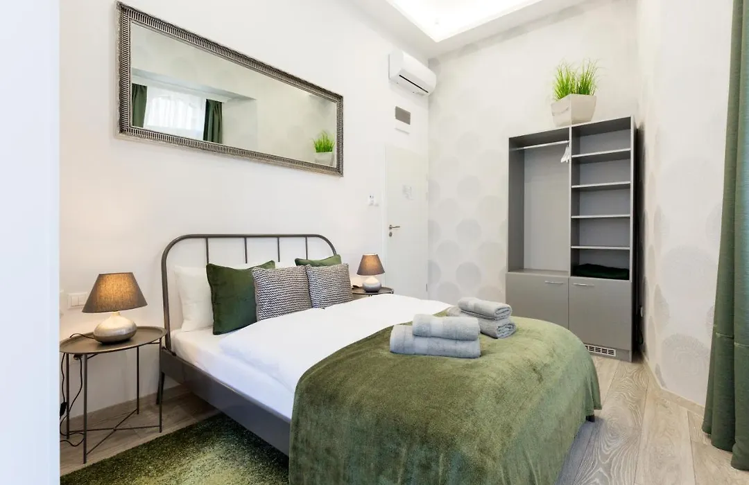 Silver Rooms By Staymood Holidays-1