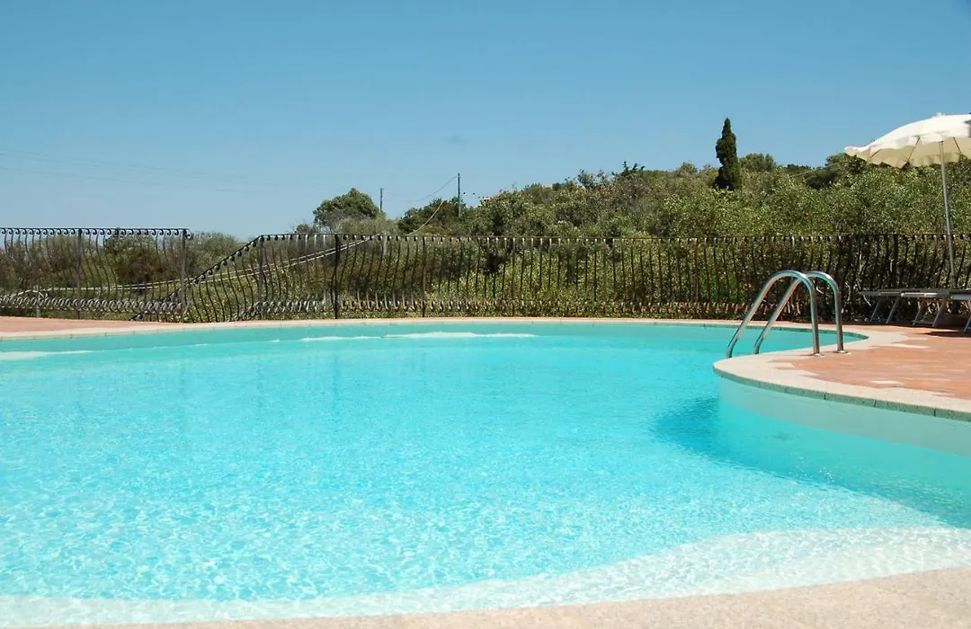 Hotel Li Graniti-1