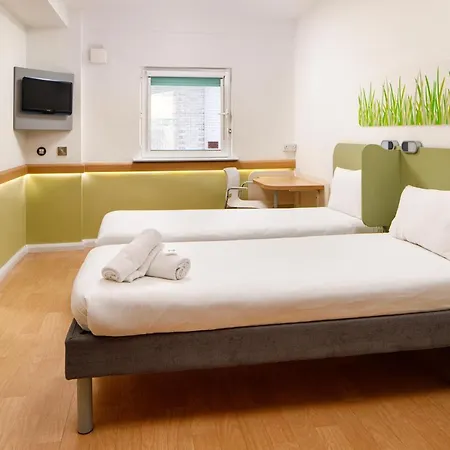 Ibis Budget Cardiff Centre-2
