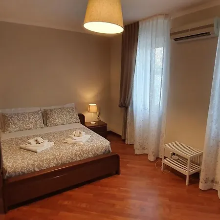 Casa De Amicis 18-2