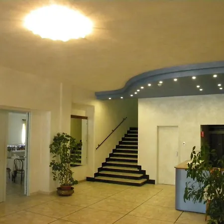 New Park Hotel-3