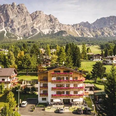 Camina Suite And Spa-3