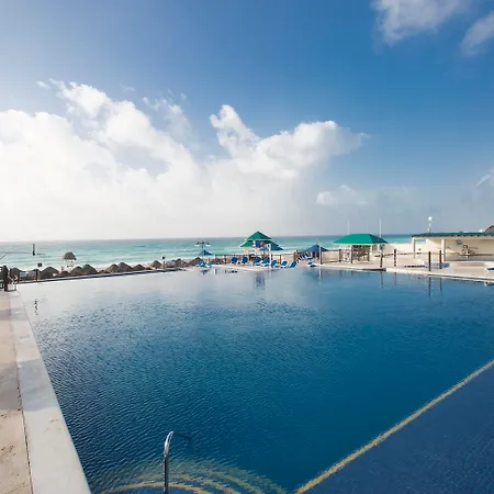 Seadust Cancun Beach Resort-3