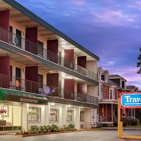 Travelodge By Wyndham Chambersburg-3