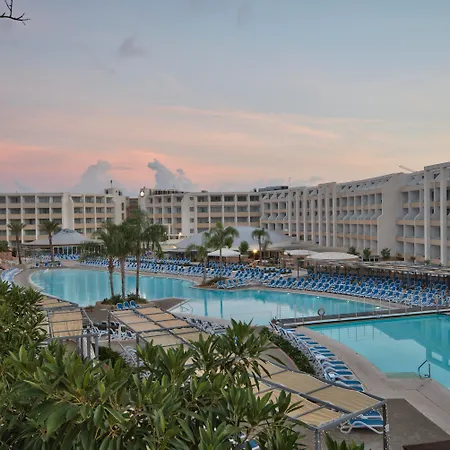 Db Seabank Resort + Spa All Inclusive-3