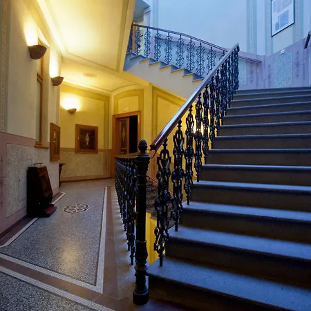 Deminka Palace-2