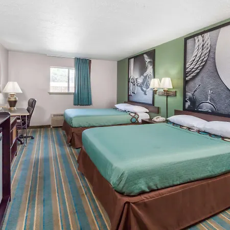 Super 8 By Wyndham Chickasha-2