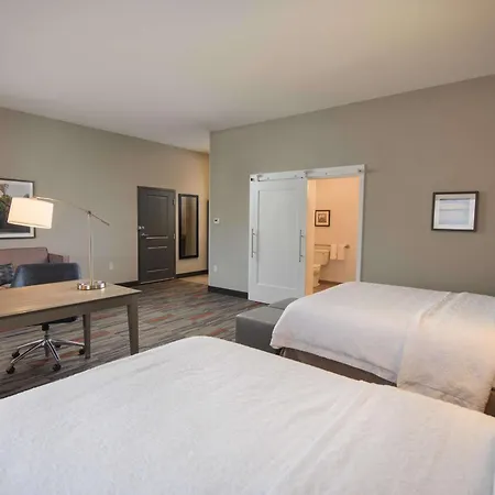 Hampton Inn And Suites At Wisconsin Dells Lake Delton-3