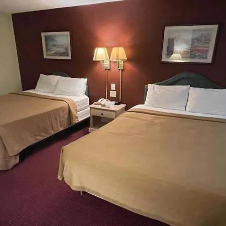 Travelodge Inn & Suites By Wyndham Muscatine-2