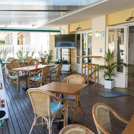 Coral Beach House & Food (Adults Only)-3