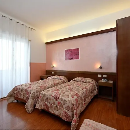 Hotel Italia-3