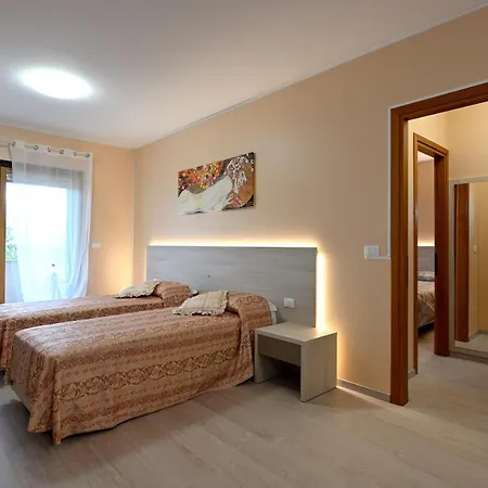 Hotel Italia-2
