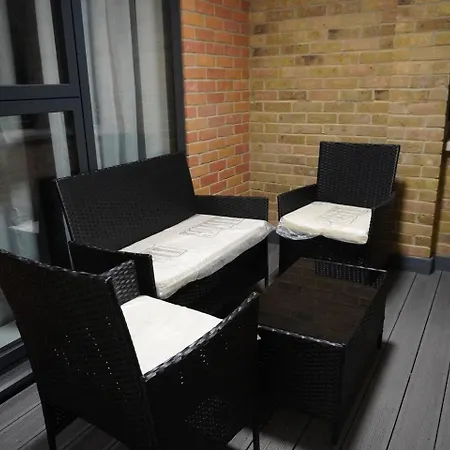 Queens Luxury Apartments Wembley Stadium - London-2