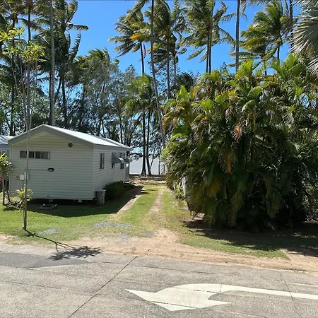 Ellis Beach Oceanfront Holiday Park-3