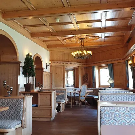 Hotel Edelweiẞ garni - b&b-2